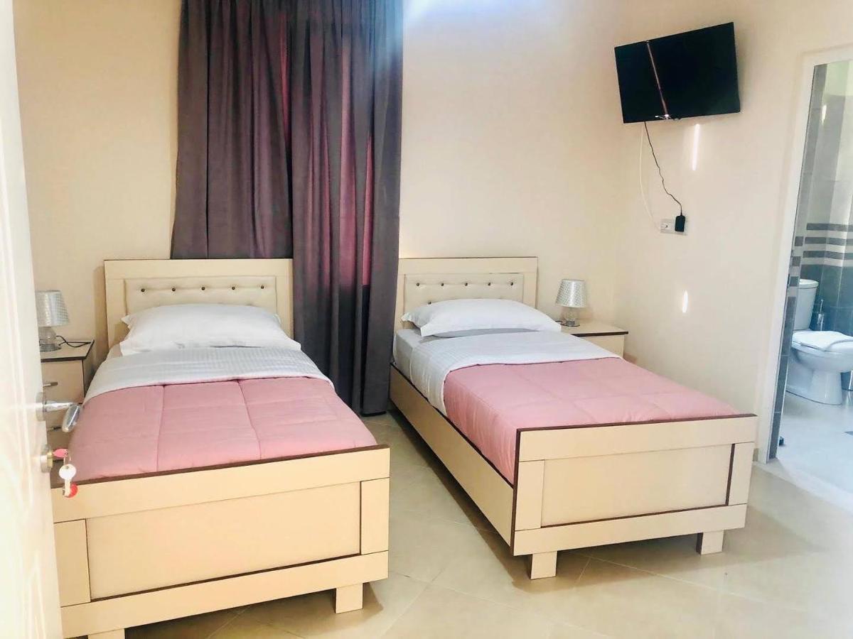 Hotel R Corovode